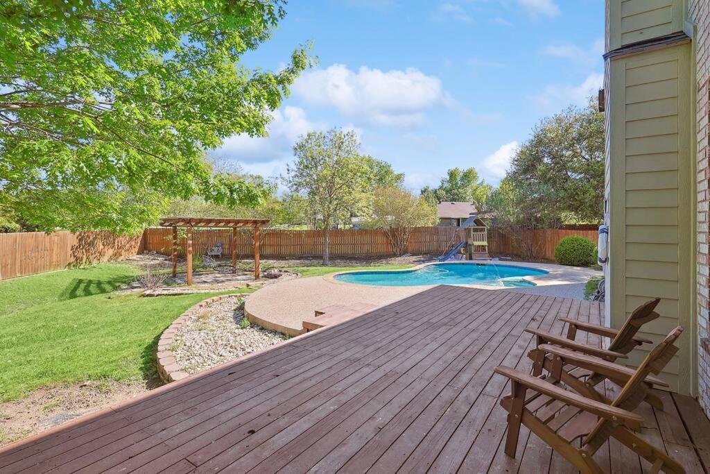 Wellness Oasis 5Br W Pool + Huge Yard + Fire Pit Villa Sachse Dış mekan fotoğraf