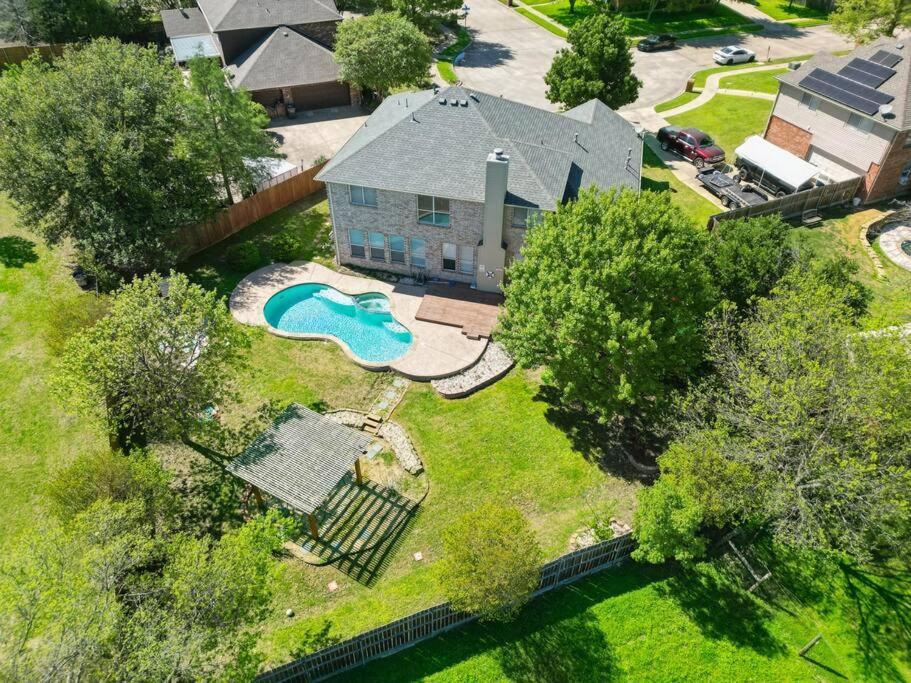 Wellness Oasis 5Br W Pool + Huge Yard + Fire Pit Villa Sachse Dış mekan fotoğraf
